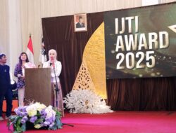 Rinna Suryanti Raih Penghargaan Tokoh Perempuan Inspiratif IJTI Award 2025