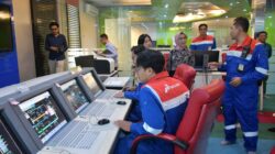 Direktur SDM Pertamina Patra Niaga Tinjau Ruang OTS Kilang Balongan, Sarana Latihan Operator Kilang