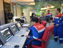 Direktur SDM Pertamina Patra Niaga Tinjau Ruang OTS Kilang Balongan, Sarana Latihan Operator Kilang