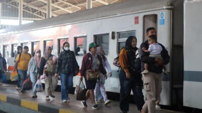 Antusiasme Tinggi, KAI Daop 3 Cirebon Layani 35.016 Penumpang Selama Libur Panjang