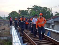 Sambut Libur Panjang Idul Adha, KAI Daop 3 Cirebon Intensifkan Pemeriksaan Prasarana Sarana Kereta Api