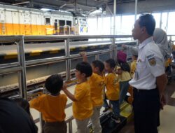 Daop 3 Cirebon Kenalkan Dunia Perkeretaapian Sejak Dini Melalui Kunjungan Edukatif